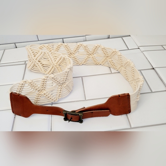 Ceinture Femme Large Tressée - Couleur Or, Cuir, Taille M/L (longueur 42), Occasion, Style Hippie Chic